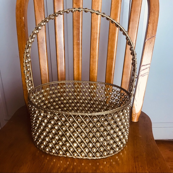 Gold metal beaded basket. - Picture 2 of 8